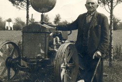 Alcide Cervi, il trattore e il mappamondo
