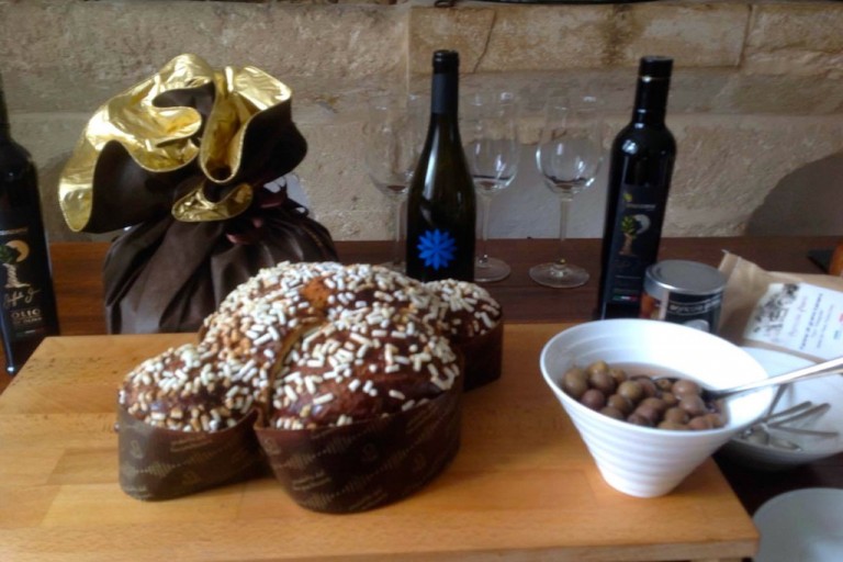 Colomba Pasquale, con olive e olio è 100% Made in Puglia.