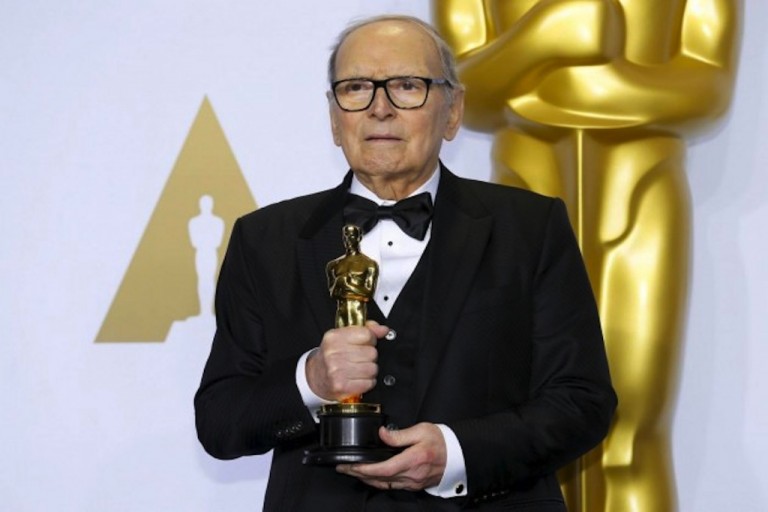 Ennio Morricone, il grande musicista italiano vince l’Oscar.