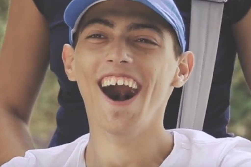 Disabilità: “Sorridi a mio figlio e non farlo sentire diverso”.