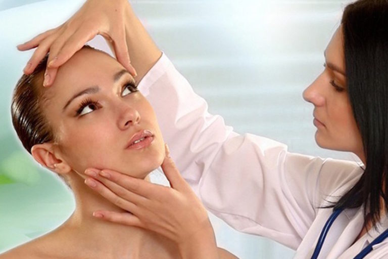 Rughe rimpolpate, ovale ridisegnato e tonico.