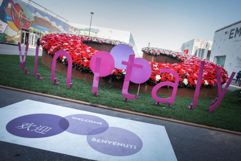 Vinitaly più internazionale. Oltre 30mila buyer stranieri.