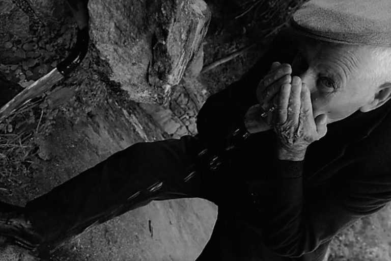 Longevità? A custodirla è il popolo dei centenari sardi.