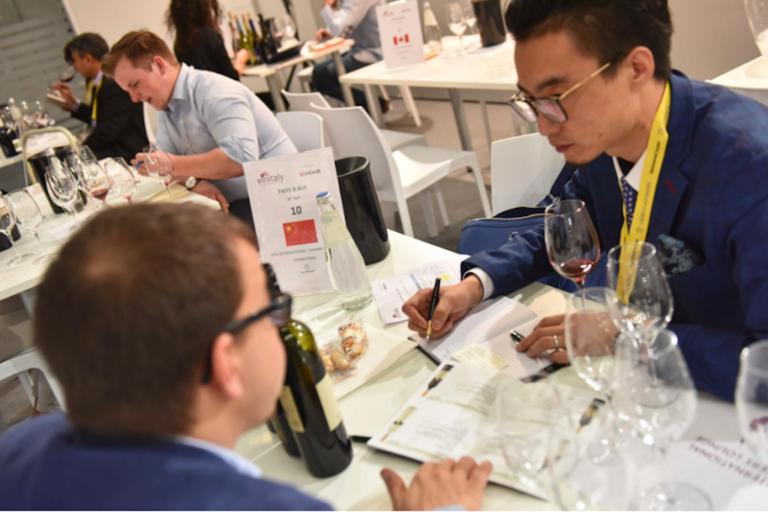 Vinitaly 2018, record presenze e operatori top dal mondo.