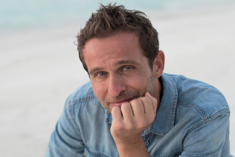 Stragà: il ritorno con “Guardare fuori”, il primo album da autore.