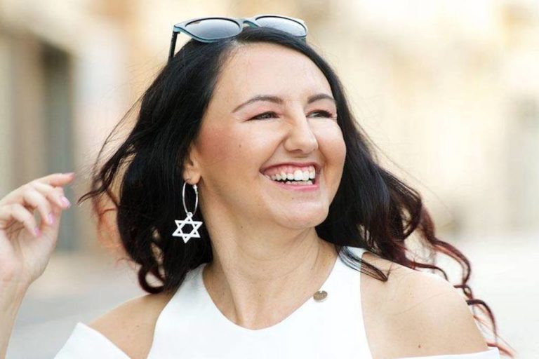 Libri, “L’intelligenza dei colori”. Viaggio cromatico della vita.