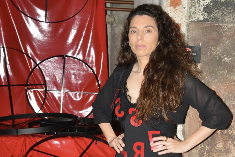 L’artista Feuei Tola e l’incontro tra poeti a Milano.