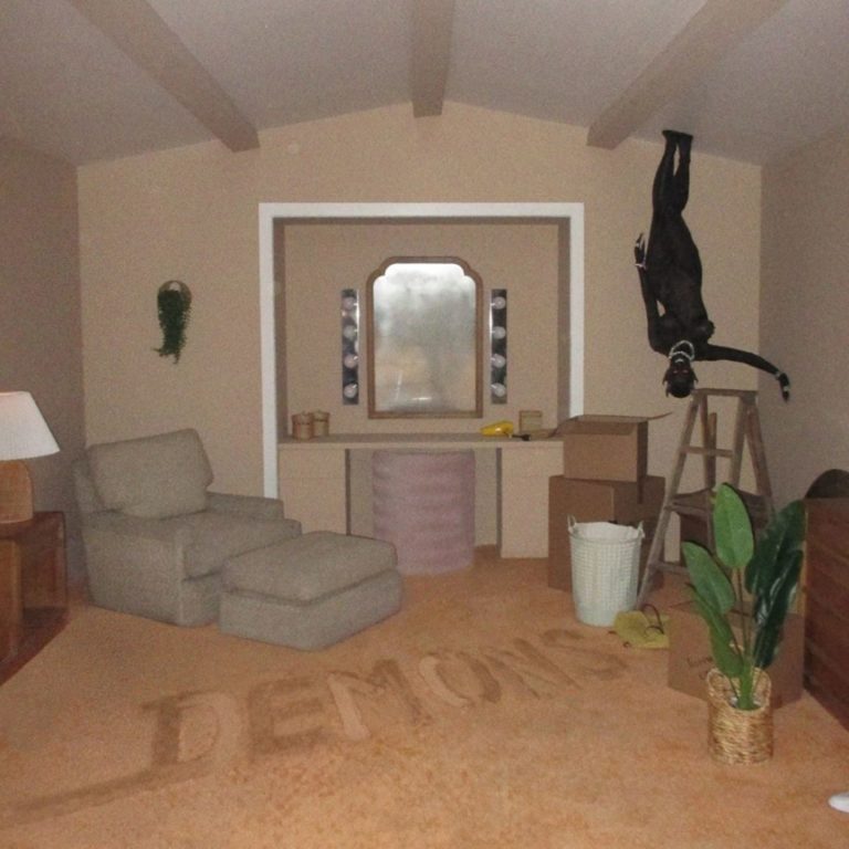 Doja Cat: la Regina del Rap Femminile Domina con “Demons” e Prepara l’Uscita di “Scarlet