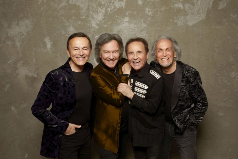 POOH, la leggenda del pop rock italiano pronta a infiammare gli stadi