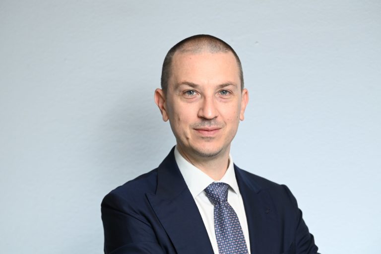 Hays, volontariato e beneficenza “Helping for your tomorrow”