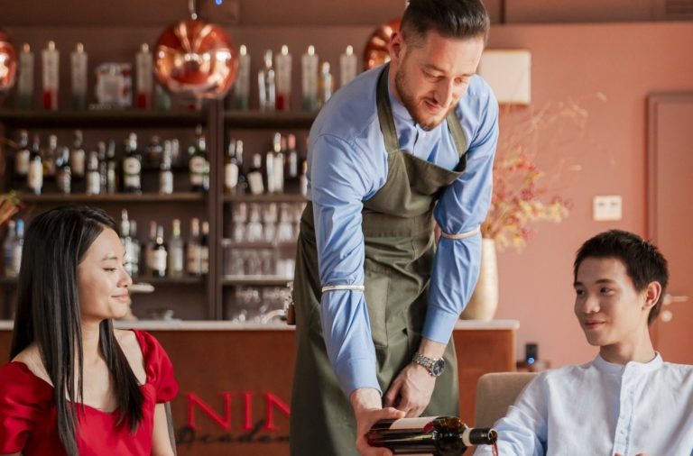 Natale,  experience shopping al The Mall Luxury Outlets