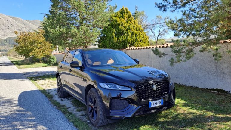 Jaguar F-PACE X761 2.0D R-Dynamic SE: il biglietto da visita del “vecchio” premium britannico