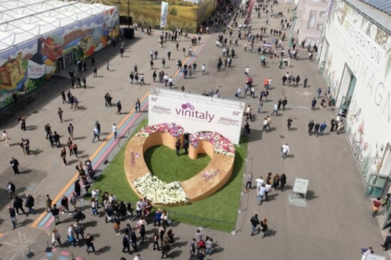 Vinitaly 2025: nuovi linguaggi del vino italiano e internazionale