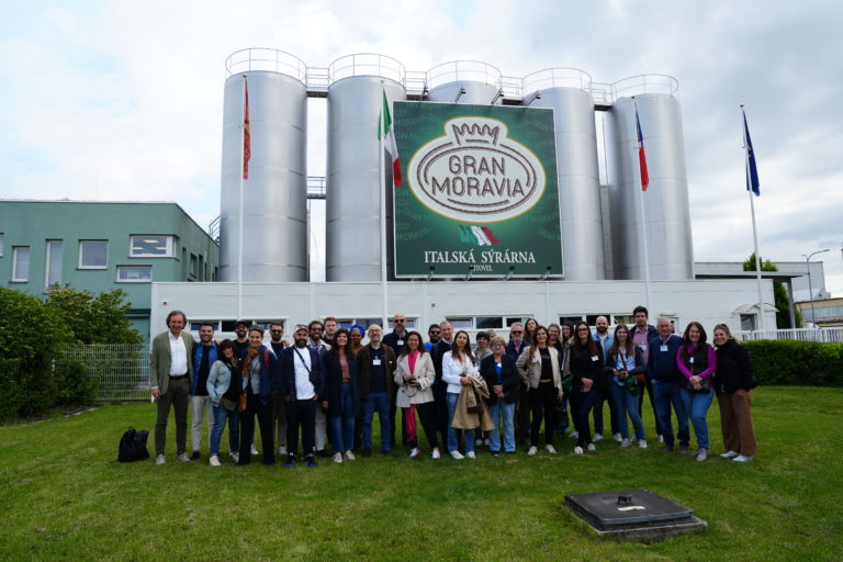 Dove il Burro sa di scienza e i formaggi invecchiano fra i robot