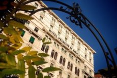 facciata hotel principe di Savoia, milano