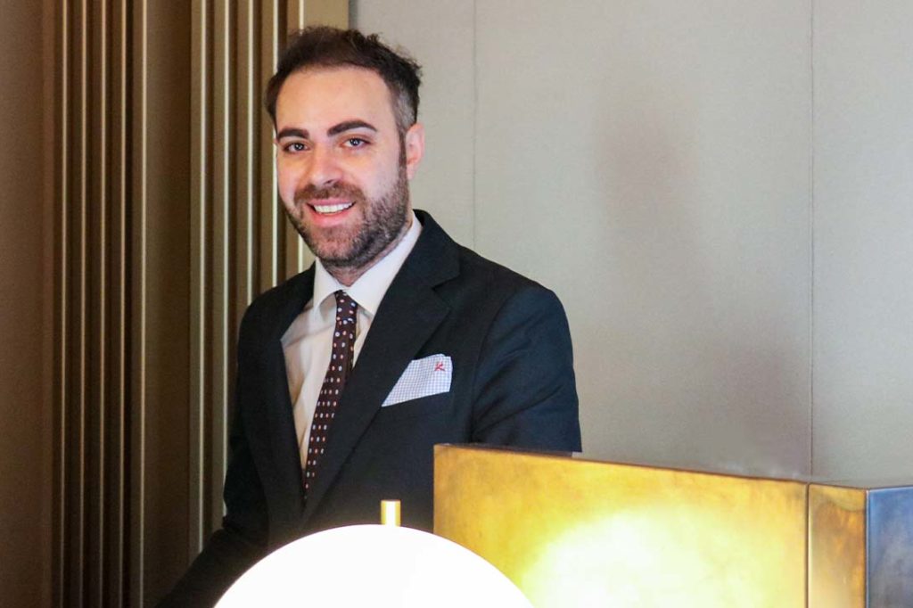 Alfredo Diafano, sommelier del Bistrot Cannavacciuolo di Torino 