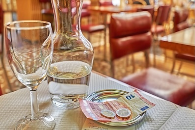 La mancia al ristorante come gesto, non come obbligo