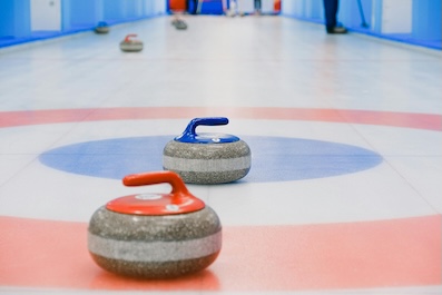 Curling mania a Milano Cortina 2026: le belle storie olimpiche
